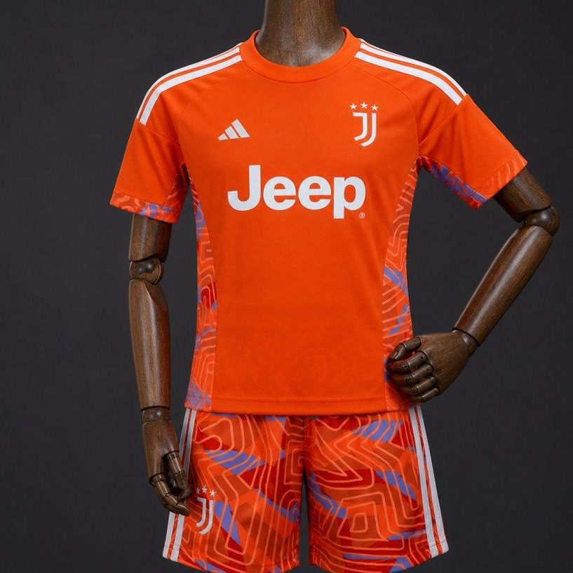 Juventus 26/27 Goalkeeper Orange Kit