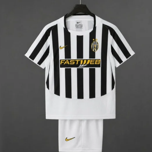 Juventus 03/04 Home Kit