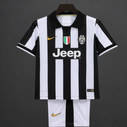 Juventus 14/15 Home Kit