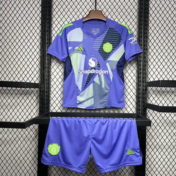 Manchester United 24/25 Goalkeeper Kit