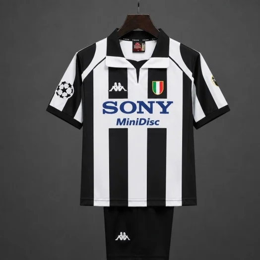 Juventus 97/98 Home Kit