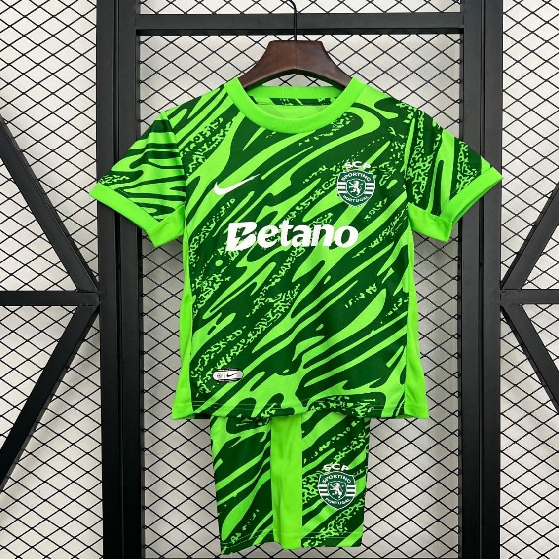Sporting CP 25/26 Goalkeeper Green Kit