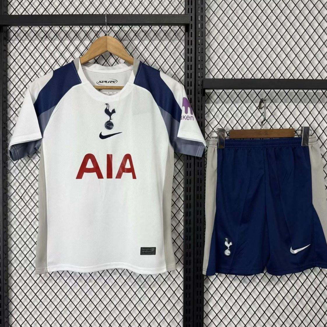 Tottenham Hotspur 25/26 Home Kit