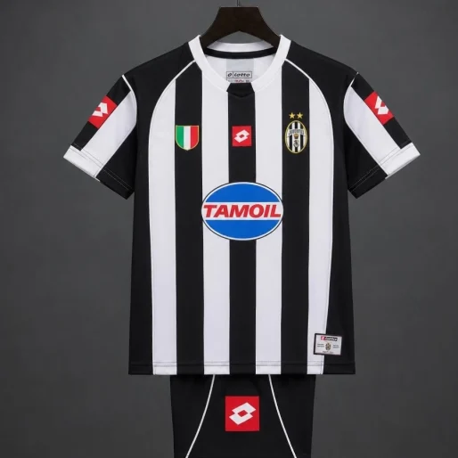 Juventus 02/03 Home Kit