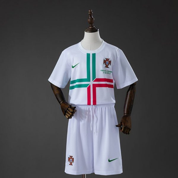 Portugal 12/13 Away Kit