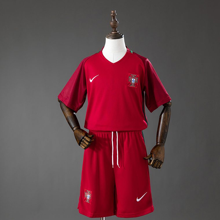 Portugal 16/17 Home Kit