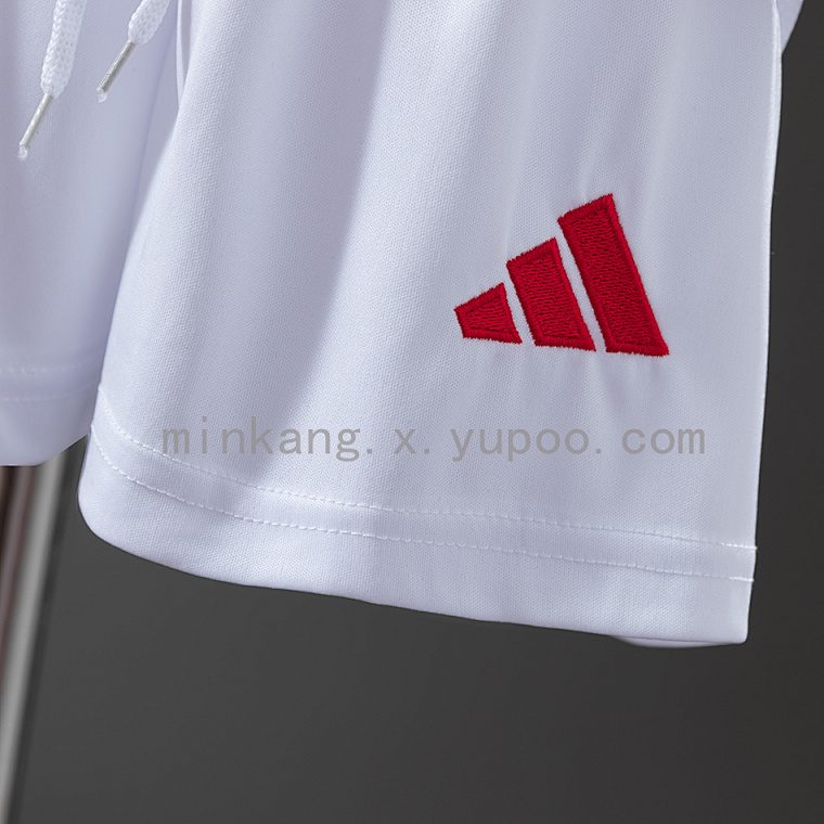 Internacional 25/26 Home Kit