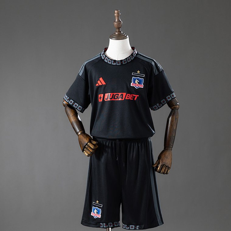 Colo Colo 26/27 Away Kit