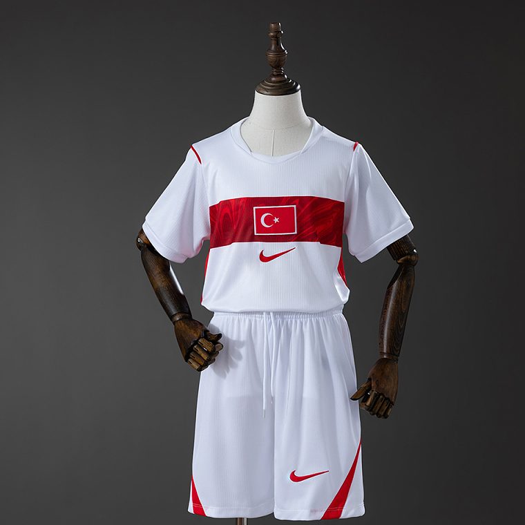 Turkey 26/27 Home Kit